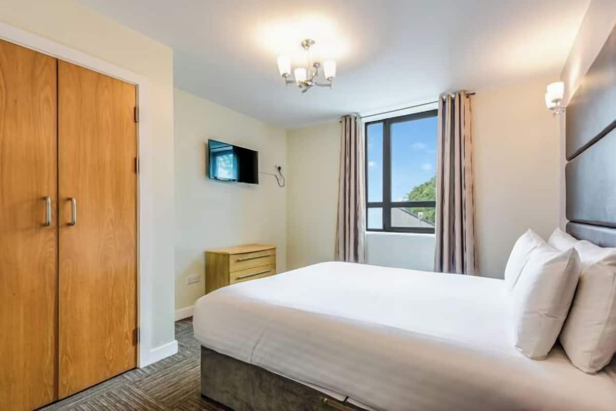 1 chambre, bureau, espace de travail pour ordinateur portable