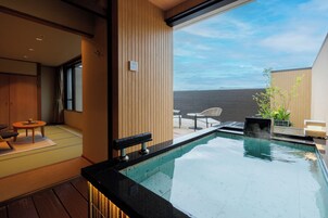 Main Building Rooftop Terrace + Scenic Outdoor Bath Western-Japanese Style Room [31] | Premium bedding, minibar, in-room safe, iron/ironing board