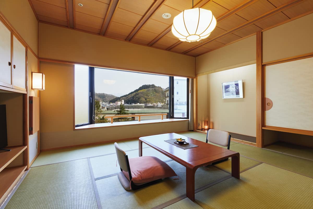 Habitación de estilo japonés, 2 habitaciones (Standard JP-Western, with Connecting) | Ropa de cama de alta calidad y minibar