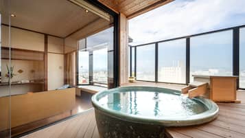 Suite Premium | Minibar y caja de seguridad en la habitación