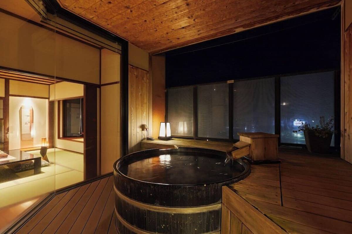 Spa | Hot springs/mineral springs, massages
