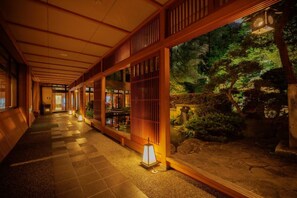 Japanese garden - Takinoyu Hotel (Tendo)