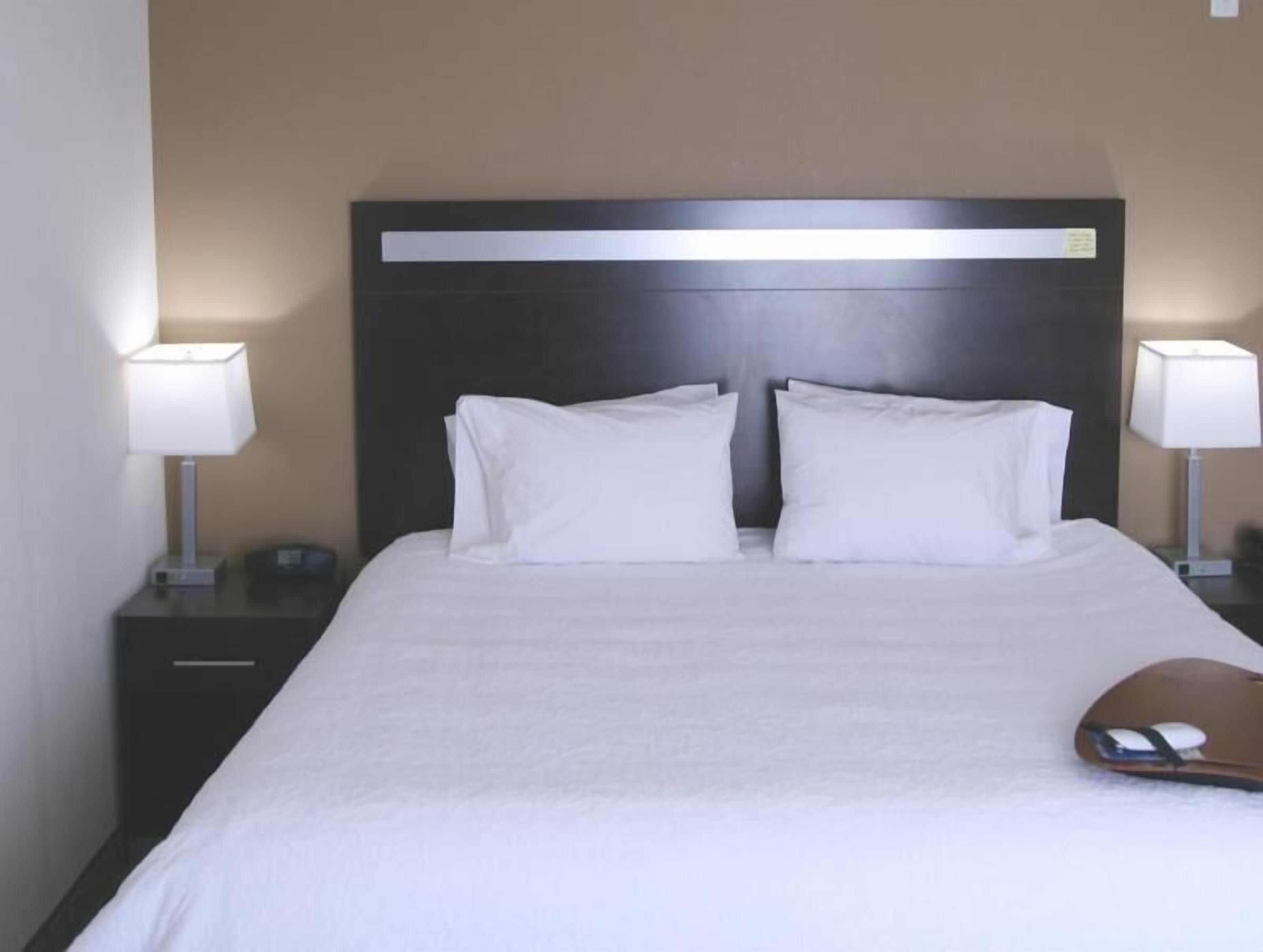 In-room safe, desk, iron/ironing board, free WiFi