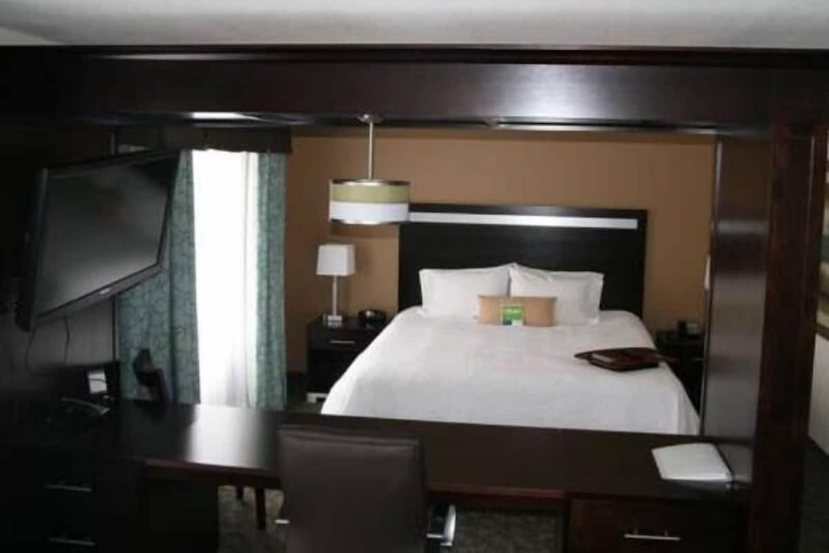 In-room safe, desk, iron/ironing board, free WiFi