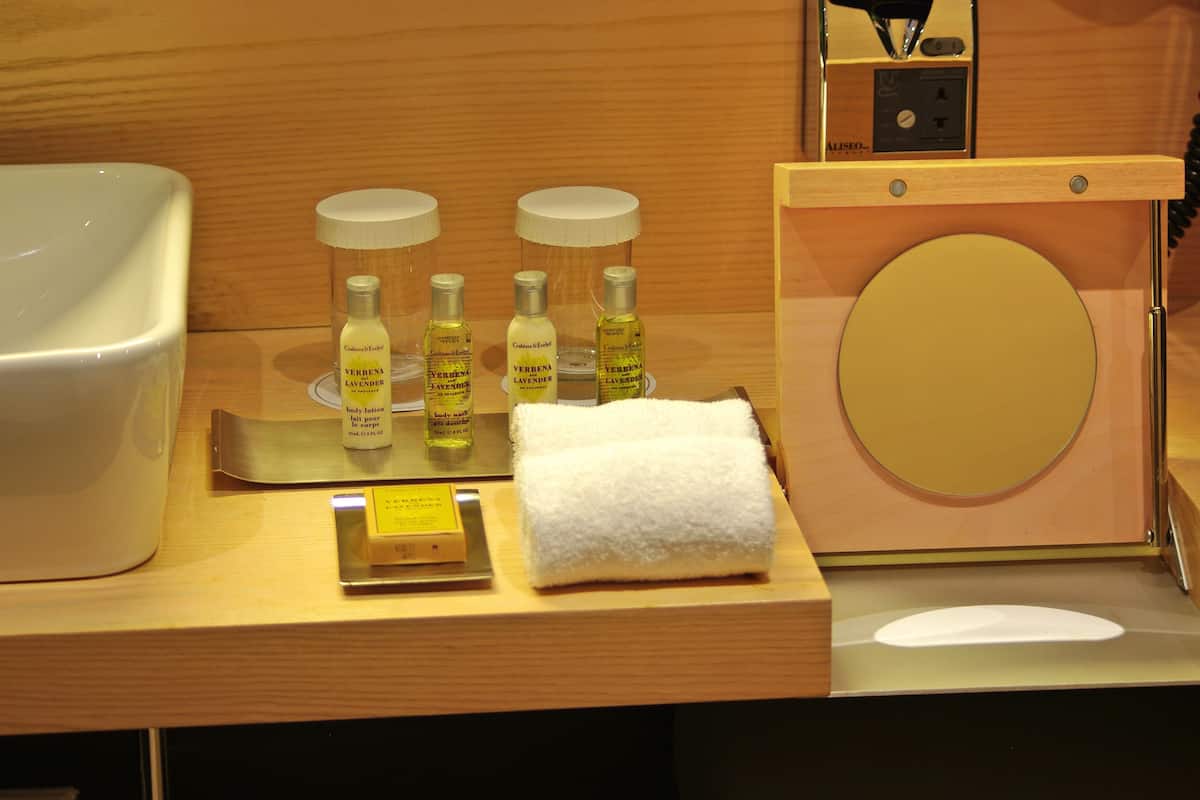 twin room (guest) | premium bedding, down duvets, minibar, in-room safe