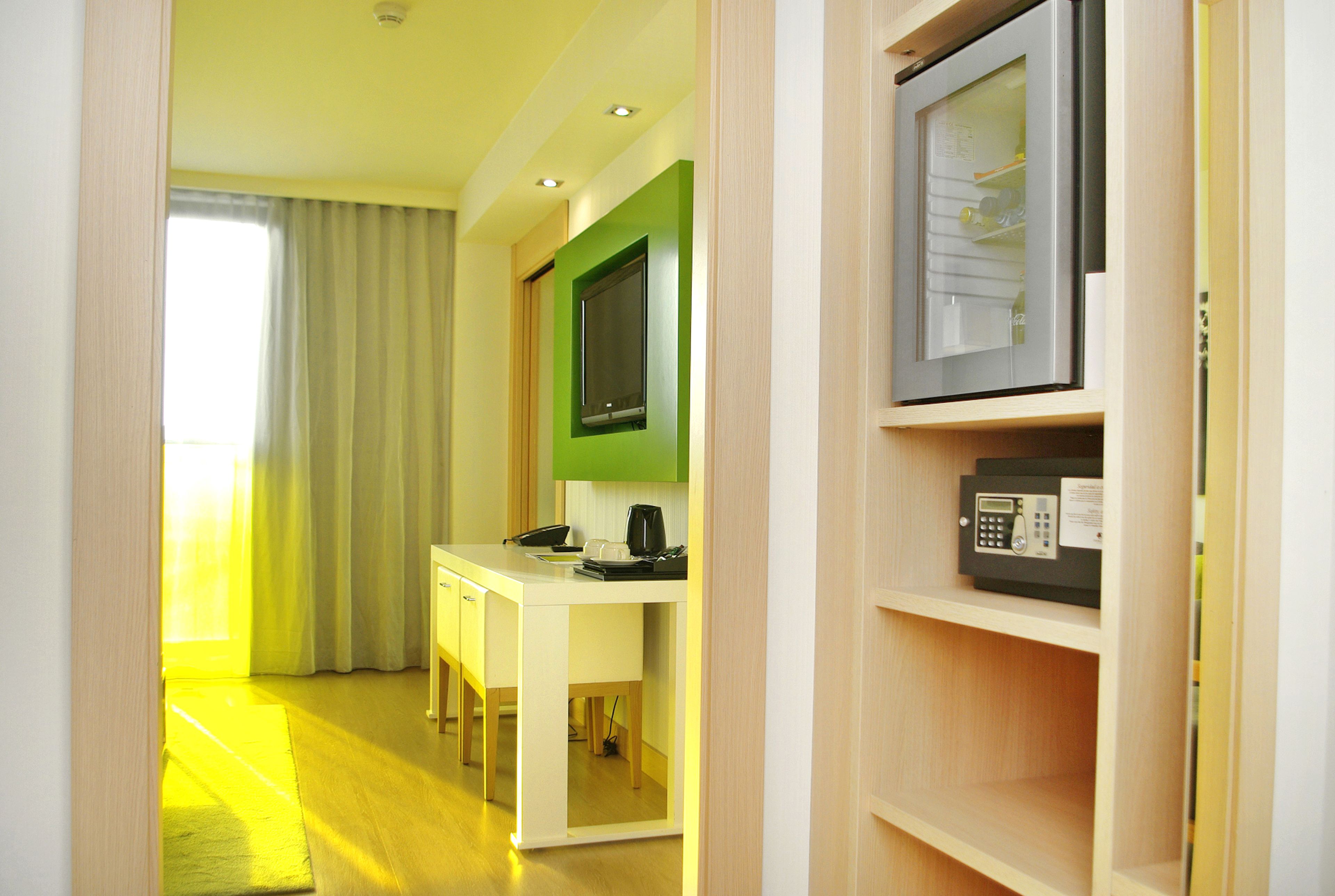 king, suite, 1 bedroom | premium bedding, down duvets, minibar, in-room safe