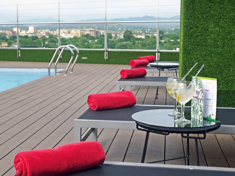 Seasonal outdoor pool