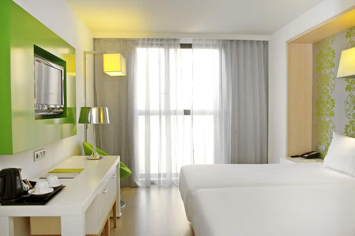 Twin Room (Guest) | Premium bedding, down duvets, minibar, in-room safe
