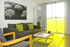 King, Suite, 1 Bedroom | Premium bedding, down comforters, minibar, in-room safe