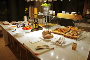 Desayuno buffet todos los días (con cargo)
