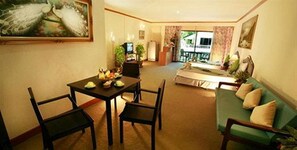 四人房 | 起居区 | 电视