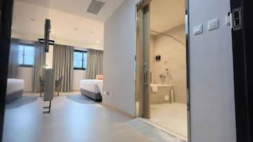 Værelse - 1 queensize-seng - handicapvenligt | Pengeskab på værelset, strygejern/strygebræt, gratis Wi-Fi