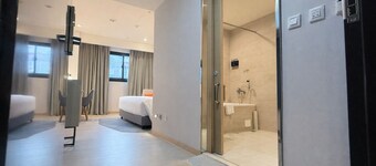 Holiday Inn Express Taipei Train Station by IHG