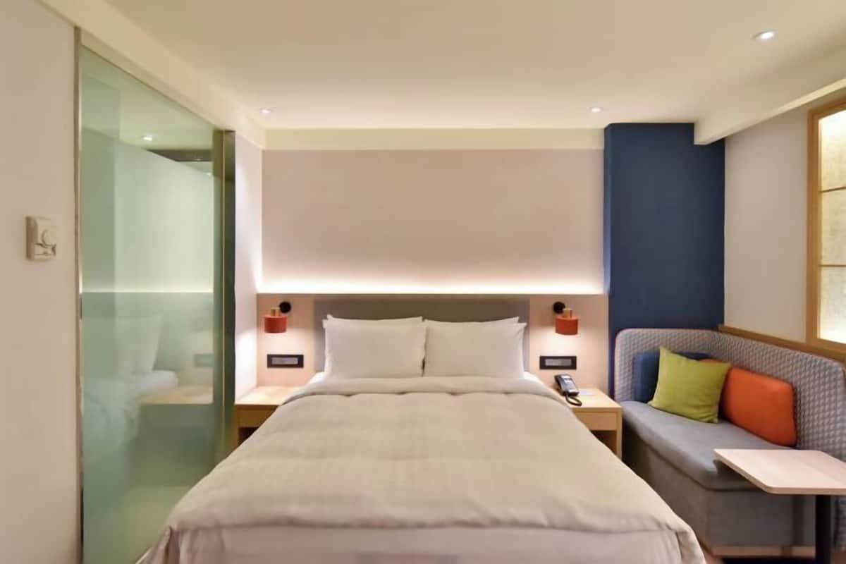 In-room safe, iron/ironing board, free WiFi