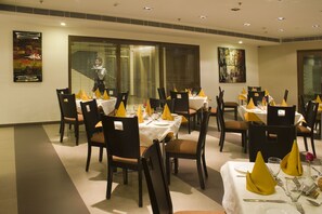 Breakfast, lunch, dinner and brunch served - Shervani Hotel Nehru Place (New Delhi)