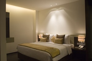Standard Room, 1 Large Twin Bed | 1 bedroom, in-room safe, desk, soundproofing - Shervani Hotel Nehru Place (New Delhi)