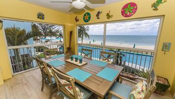 3 chambres, coffres-forts dans les chambres, décoration personnalisée