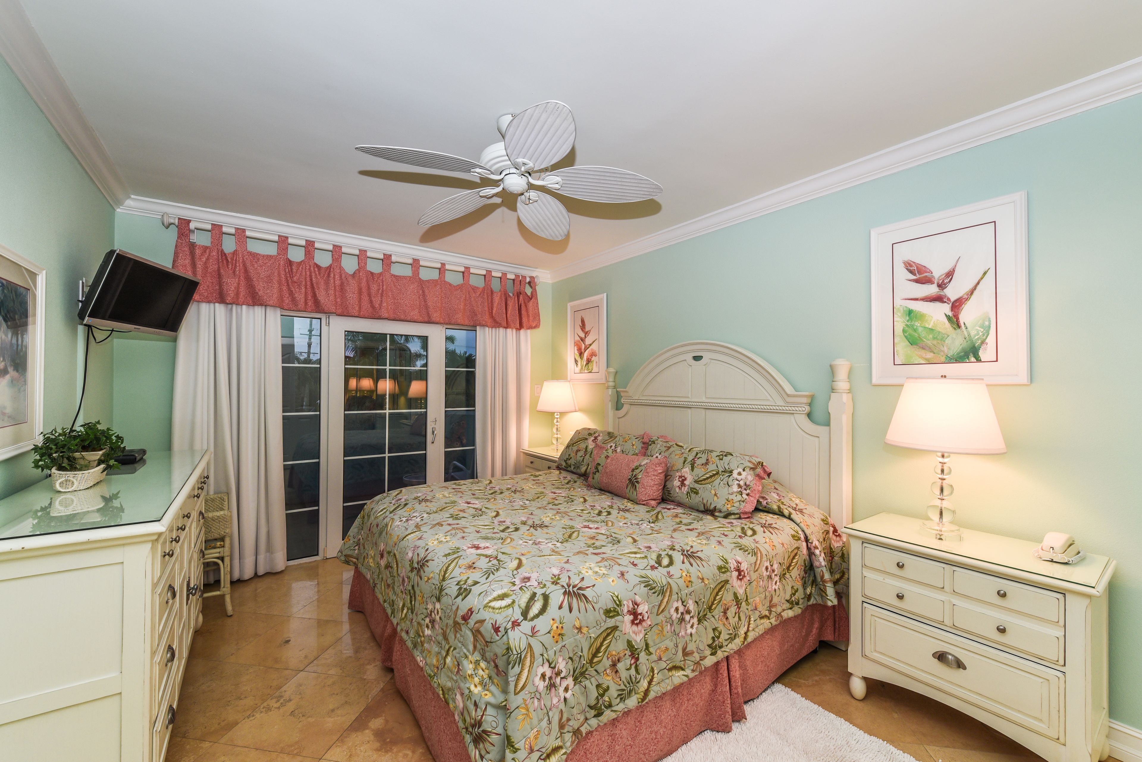 in-room safe, individually decorated, individually furnished