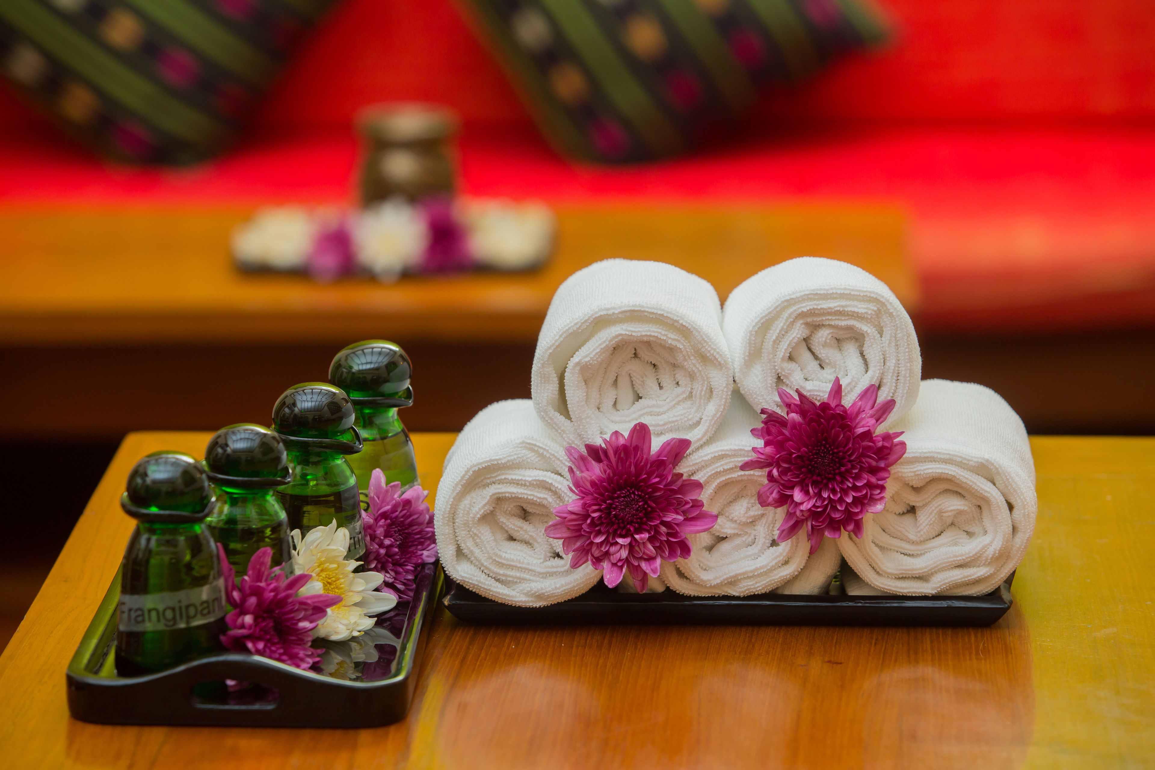 body treatments, aromatherapy, deep-tissue massages, thai massages