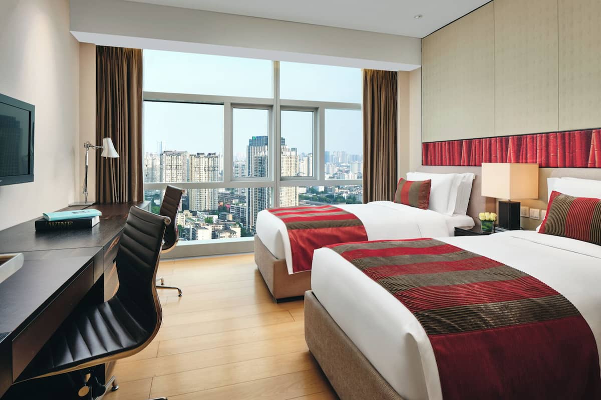 2 bedrooms, premium bedding, down duvets, pillow-top beds