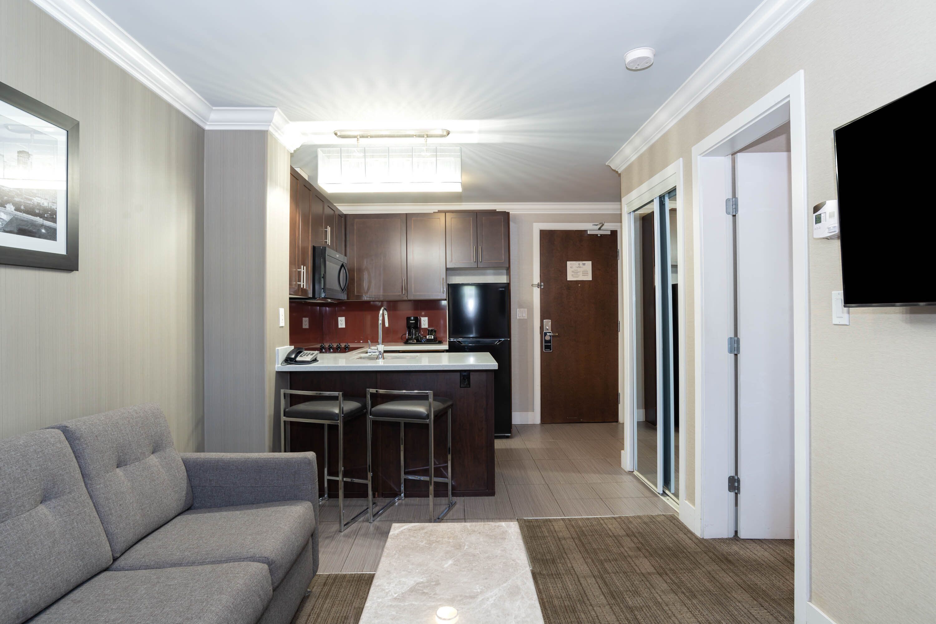 premium bedding, pillow-top beds, in-room safe, desk