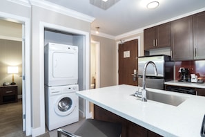 Suíte standard, 1 cama King, cozinha (Washer Dryer) | Lavanderia