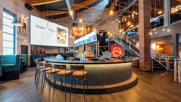 3 restaurants, breakfast, lunch, dinner served; American cuisine