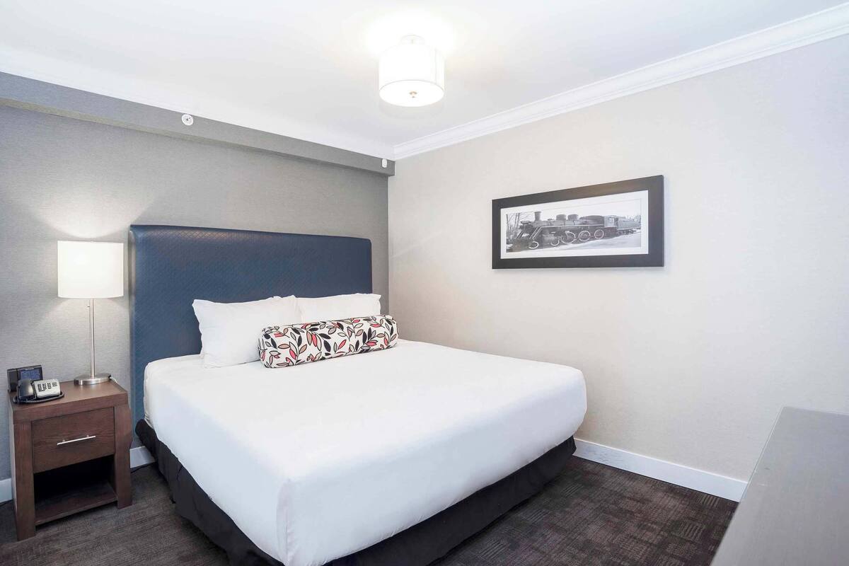 Premium bedding, pillow-top beds, in-room safe, desk