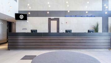 Vista frontal de la propiedad