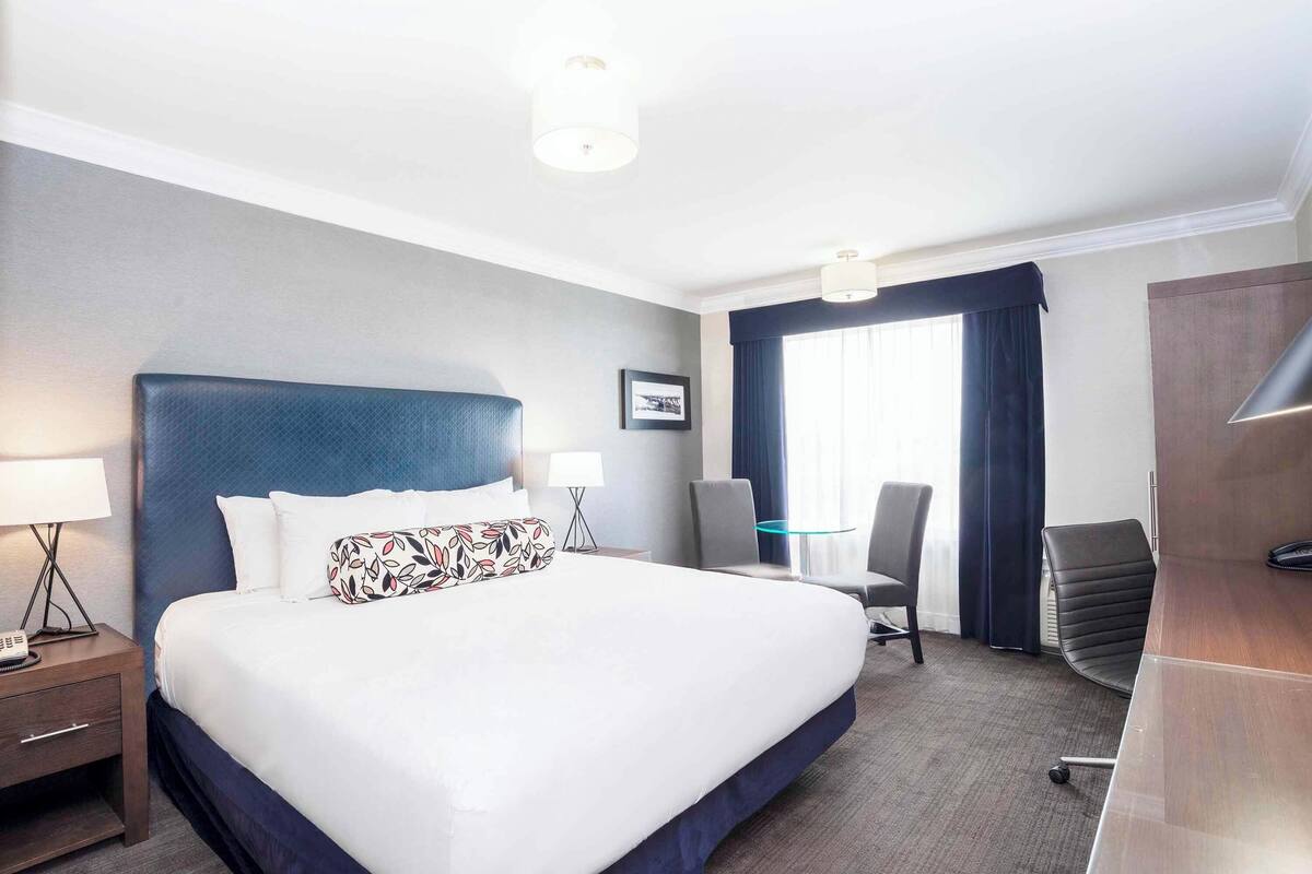 Premium bedding, pillow-top beds, in-room safe, desk