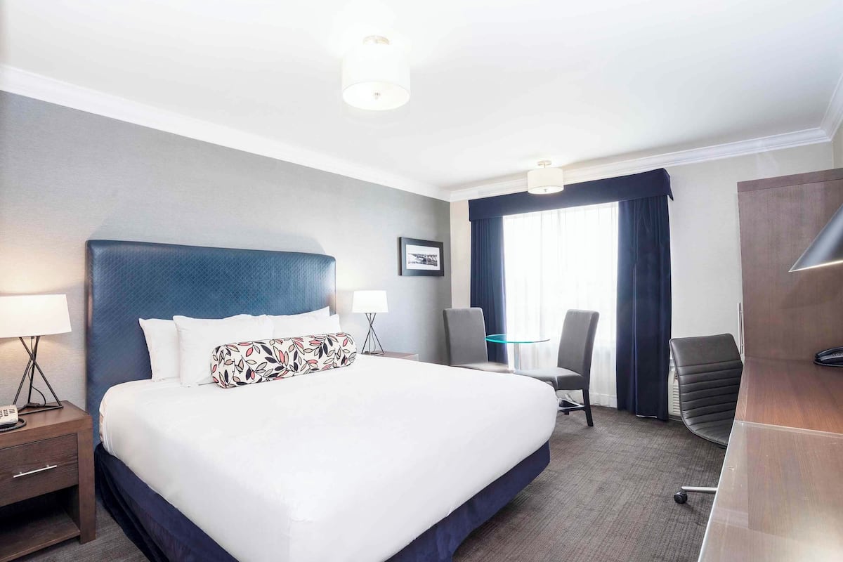 Ropa de cama de alta calidad y camas con pillow-top