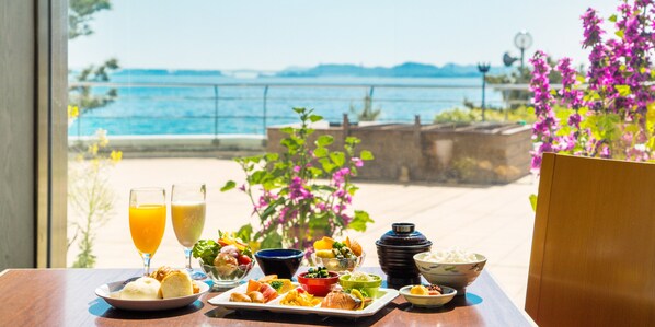 Daily buffet breakfast for a fee