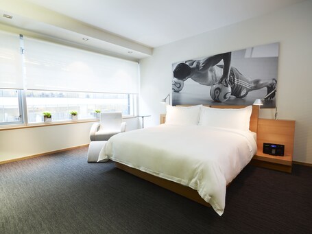 Le Germain Hotel Maple Leaf Square - Image 63