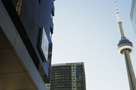 Le Germain Hotel Maple Leaf Square - Image 16