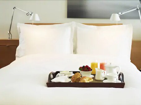 Le Germain Hotel Maple Leaf Square - Image 13