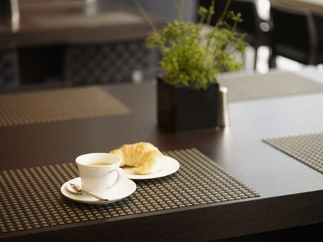 Le Germain Hotel Maple Leaf Square - Image 35