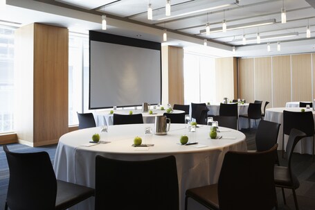 Le Germain Hotel Maple Leaf Square - Image 60