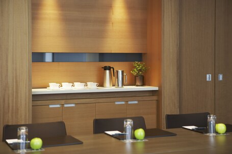 Le Germain Hotel Maple Leaf Square - Image 44