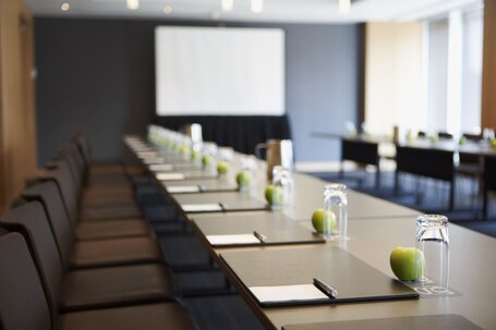 Le Germain Hotel Maple Leaf Square - Image 70