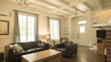 Family House | Living room