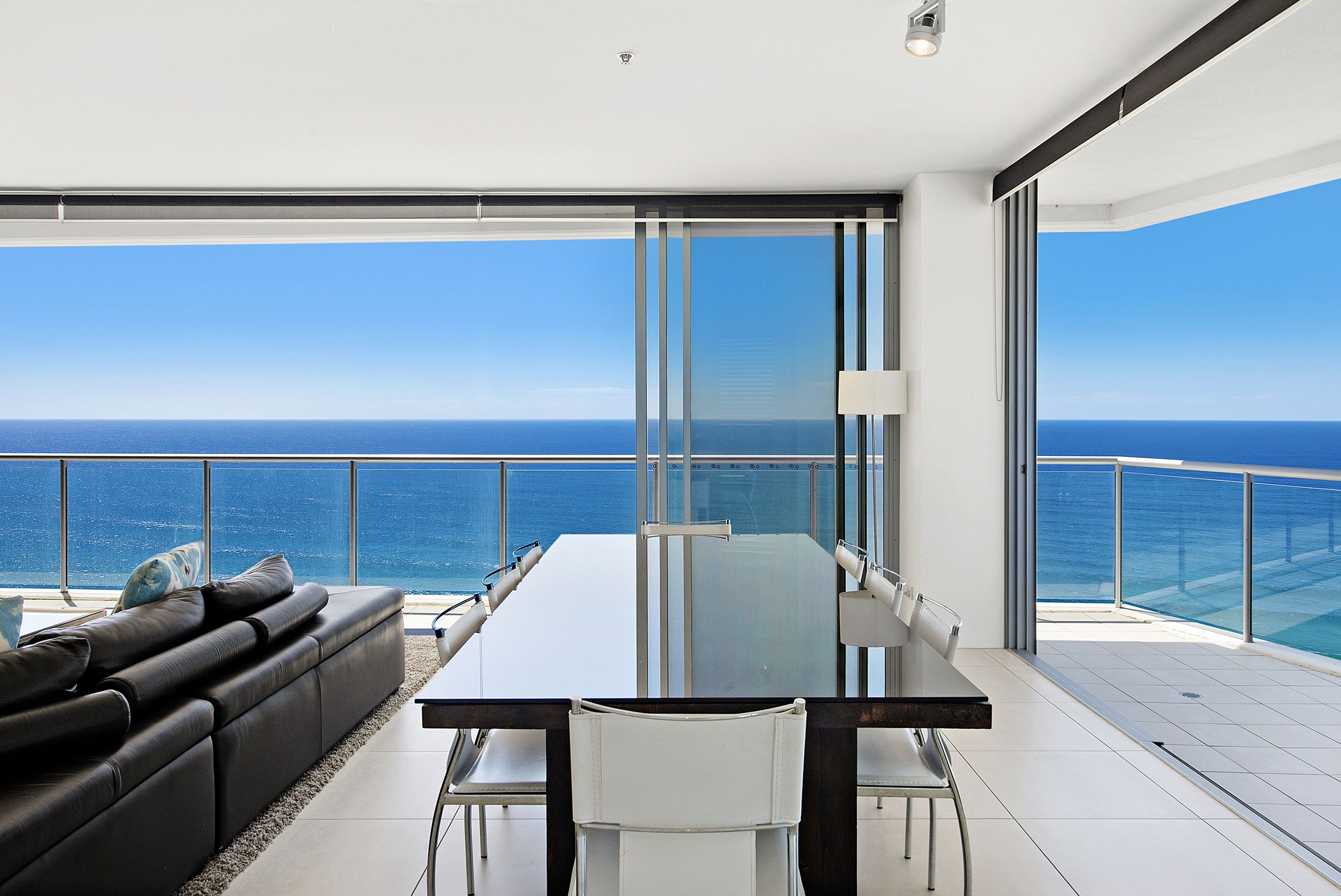 Phòng Suite, 4 phòng ngủ, quang cảnh biển | Khu vực ăn uống tại phòng