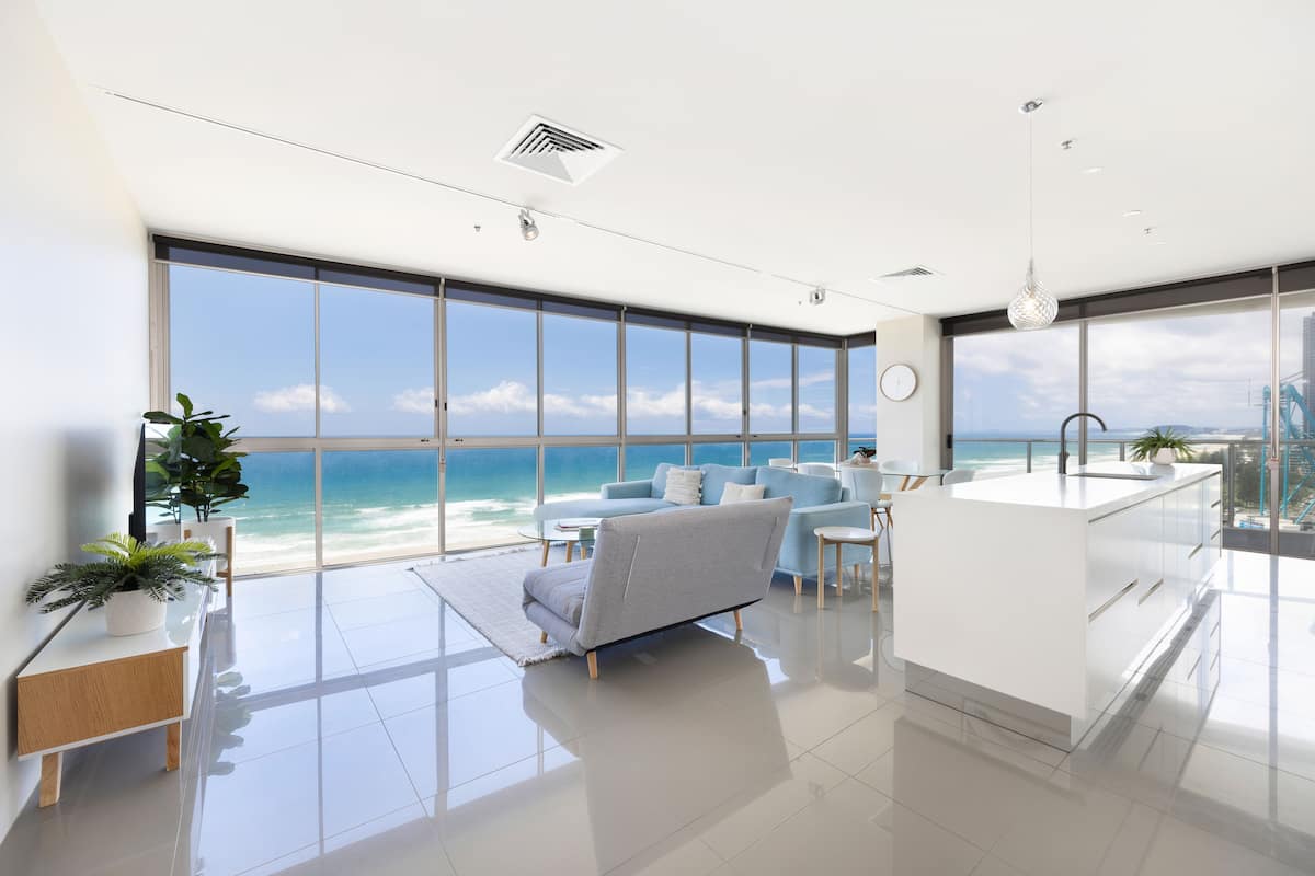 Suite, 2 Bedrooms, Ocean View | Ruang tamu | 42 cm televisyen skrin rata dengan kabel, TV, pemain DVD