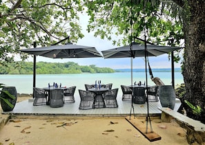 Breakfast, lunch and dinner served - Turtle Bay Lodge (Turtle Bay)