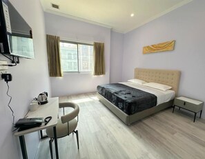 Deluxe King Room | Desk, soundproofing, free WiFi, bed sheets - Sydney Riseon Hotel (Chippendale)