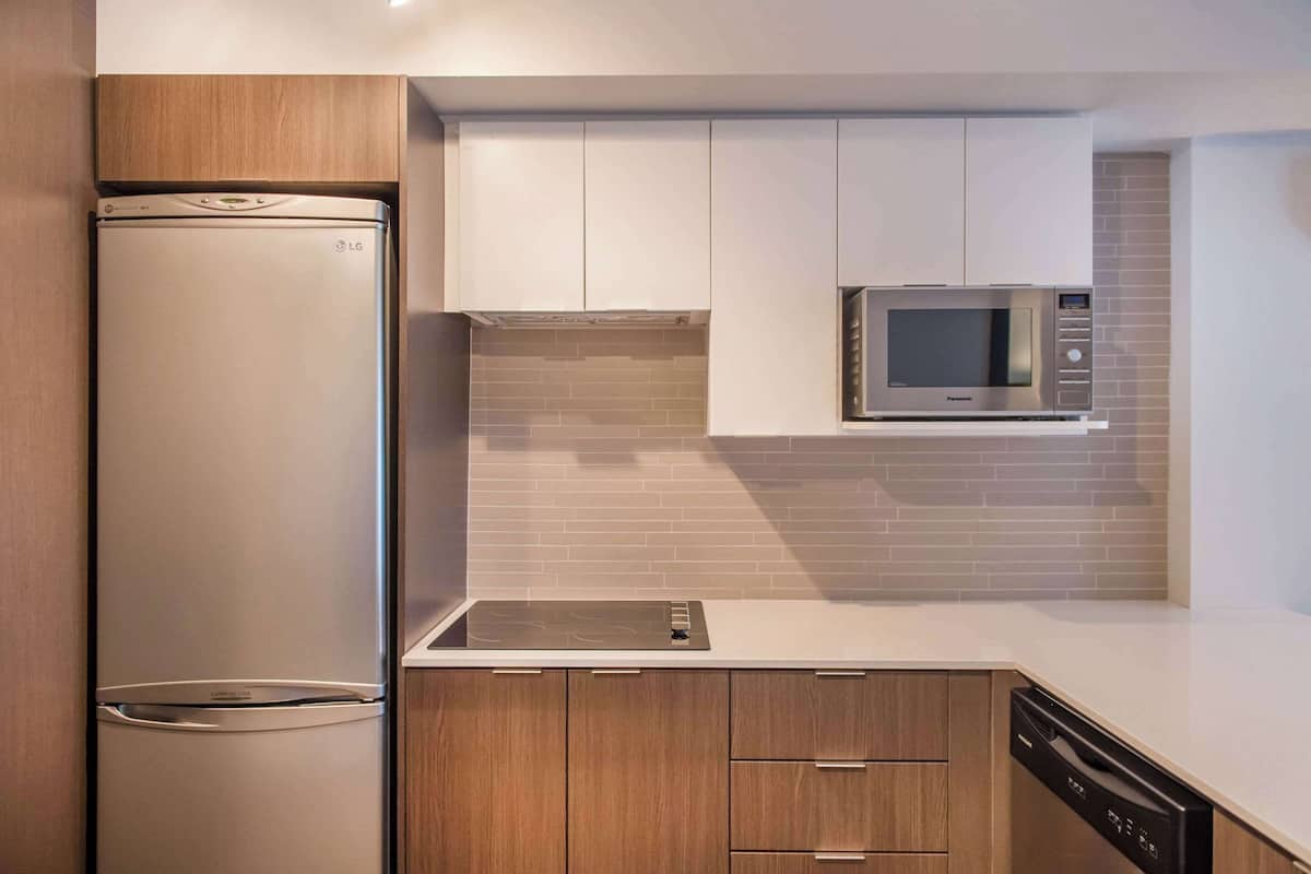 suite, 1 queen bed, accessible, non smoking (efficiency) | premium bedding, select comfort beds, in-room safe, iron/ironing board