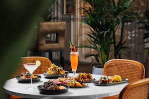 Alimentação e bebidas