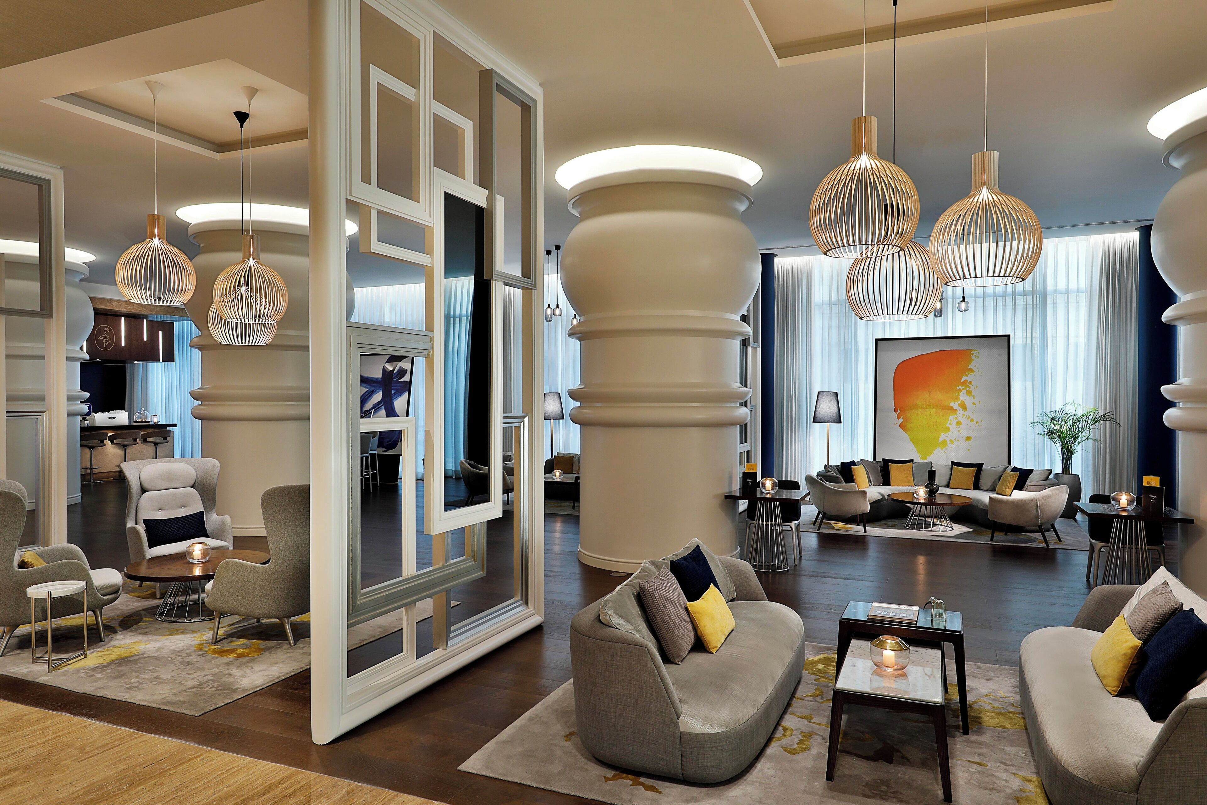 serves lunch, dinner and happy hour