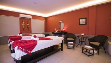 Couples treatment rooms, steam room