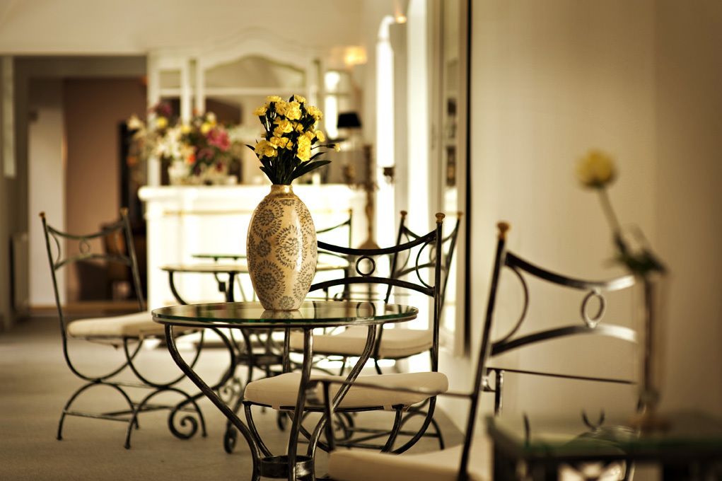 daily buffet breakfast (eur 15 per person)