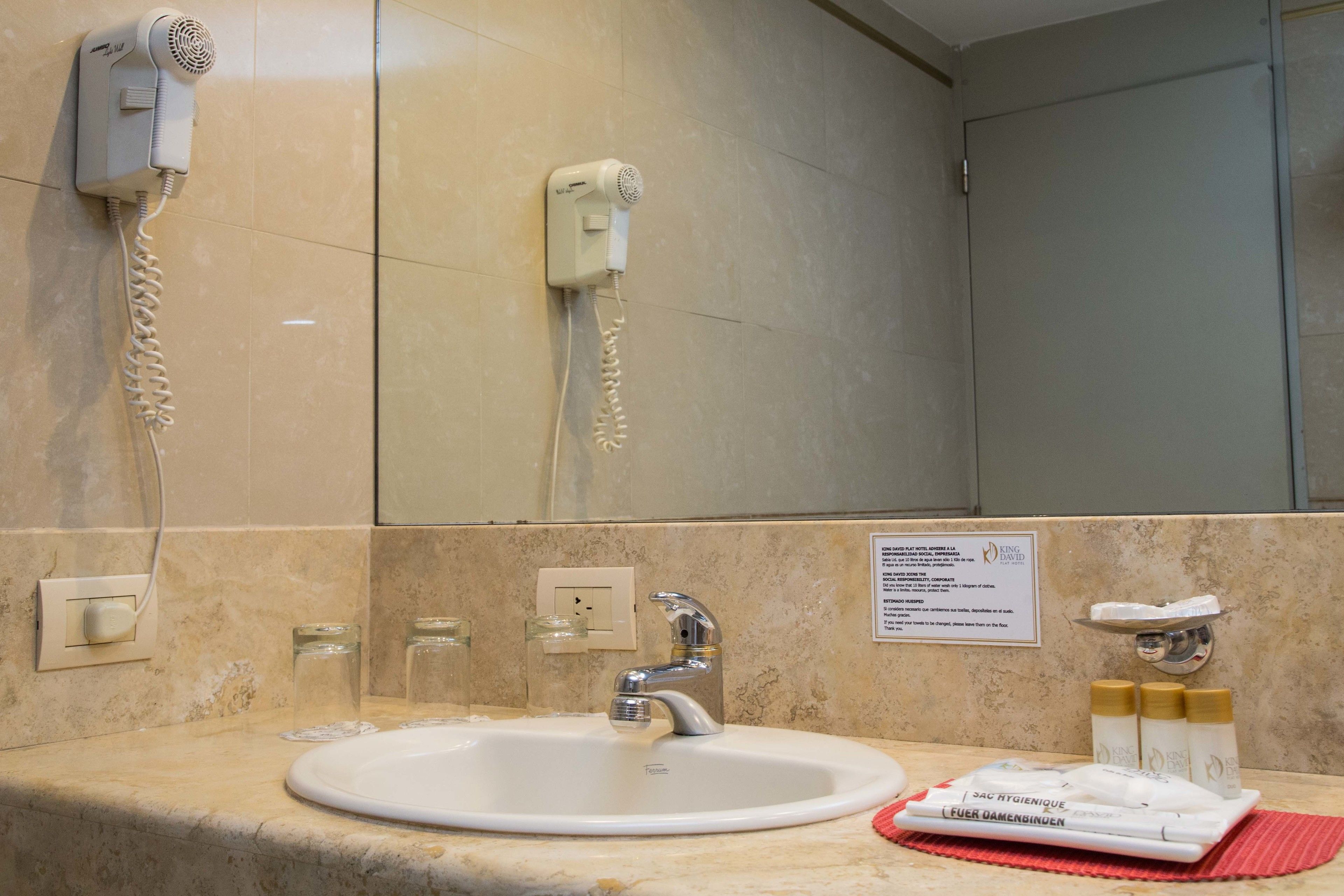 combined shower/bathtub, deep-soaking bathtub, rainfall showerhead